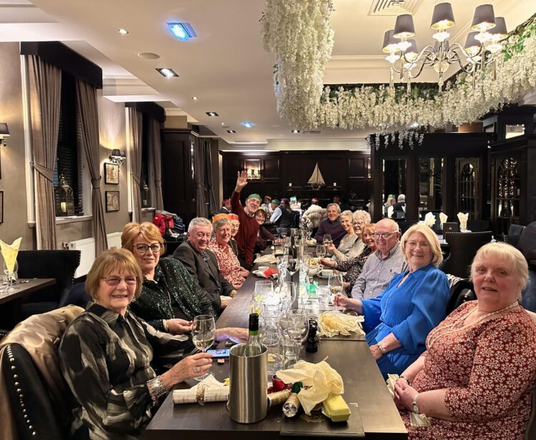 Marion, Carol, Gordon and other Wine Tasting members having dinner 